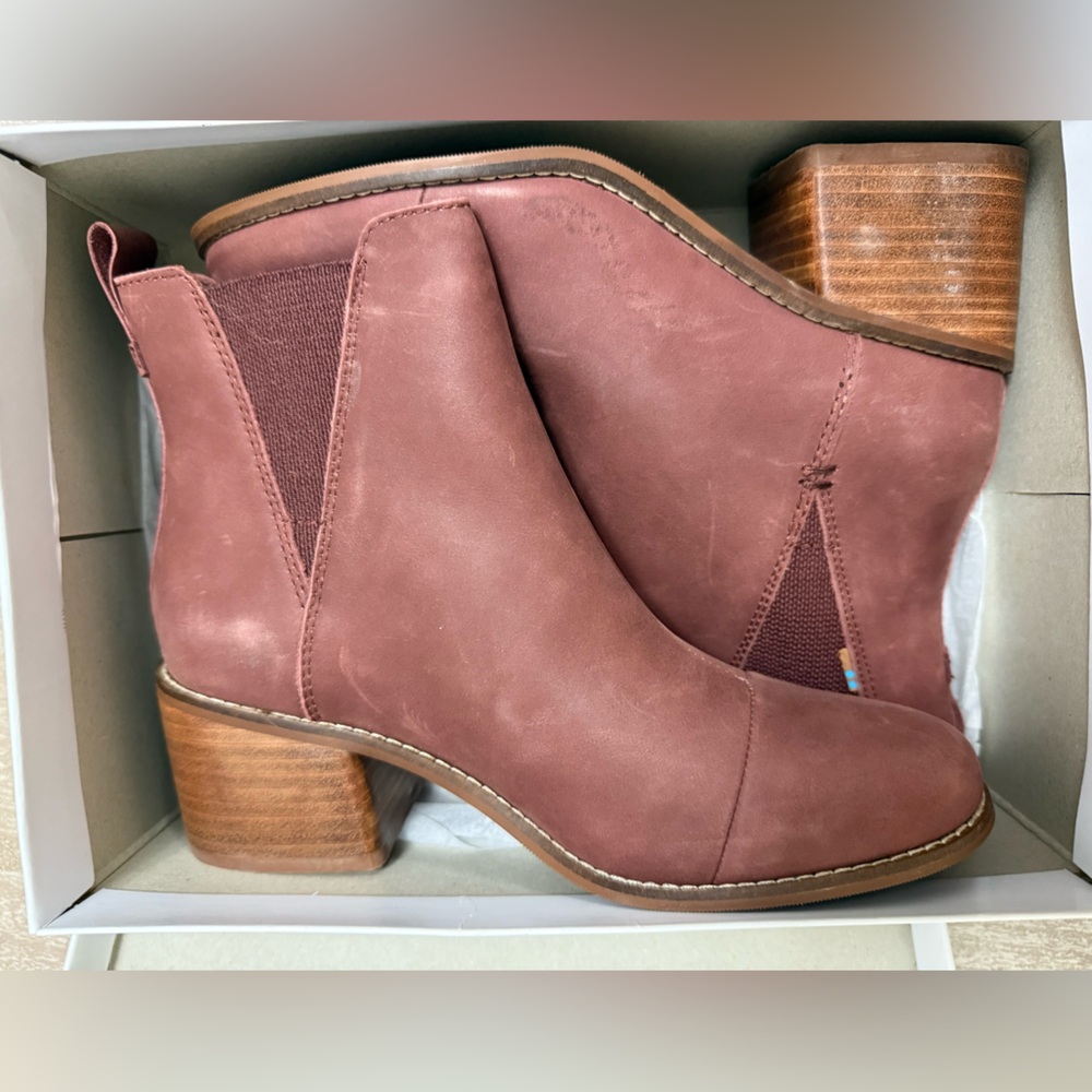 Burgundy Suede Tom Boots 🥾